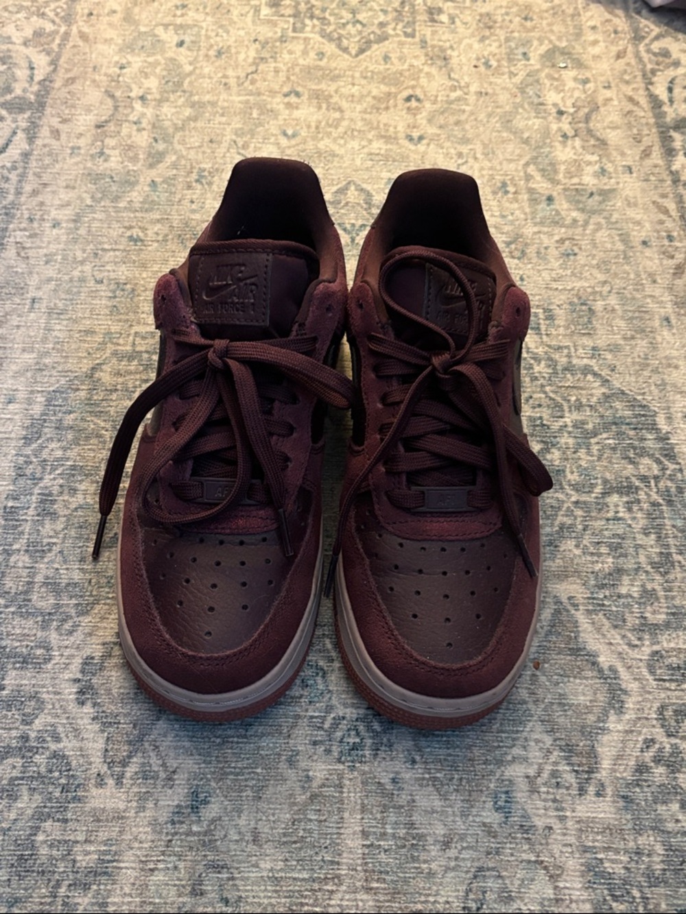 Nike Women’s Sneakers — Burgundy/Maroon